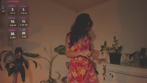 Snapshot of hera_069 chatting on September 18, 2:43 am Hello I am Valentina independent Colombian model I love sensuality and pleasure welcome online show from September 18, 2:43 am