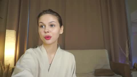 Nicole online show from May 30, 2:20 am