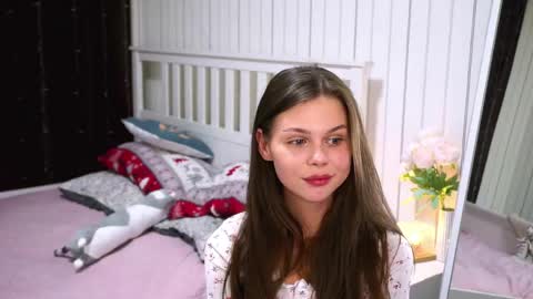 Nicole online show from April 15, 7:14 pm