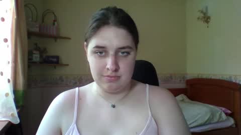 hess_luna_ online show from May 28, 9:07 am