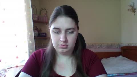 hess_luna_ online show from April 14, 9:20 am