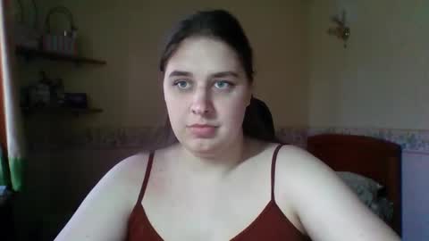 hess_luna_ online show from February 23, 10:04 am