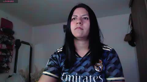 hilaril18 online show from June 10, 11:25 pm
