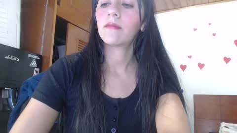 hilaril18 online show from February 24, 2:49 am