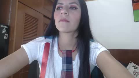 hilaril18 online show from February 7, 12:20 am