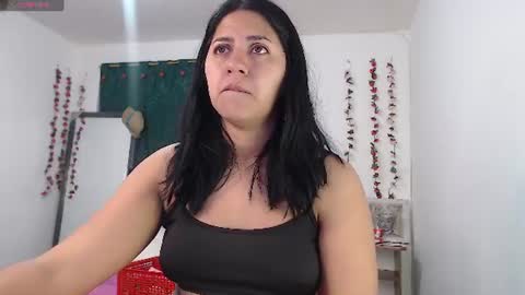hilaril18 online show from July 28, 11:26 pm