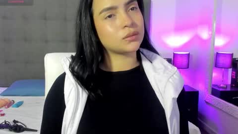 hilary_tailor online show from March 23, 11:27 am