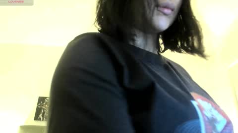 hilary_tailor online show from February 18, 11:20 am