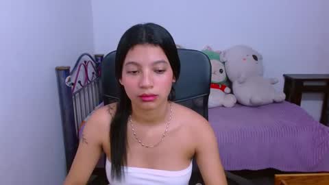 Snapshot of hinata_9 chatting on October 6, 3:23 am 0600AM-1100AM - online show from October 6, 3:23 am