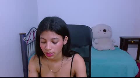 Snapshot of hinata_9 chatting on October 26, 2:07 am 0600AM-1100AM - online show from October 26, 2:07 am