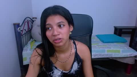 Snapshot of hinata_9 chatting on October 11, 4:17 am 0600AM-1100AM - online show from October 11, 4:17 am