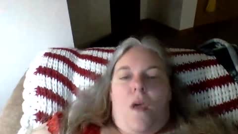 hippysnewhere online show from May 10, 7:16 pm