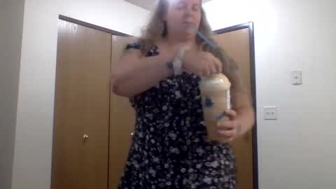 hippysnewhere online show from May 30, 4:59 pm