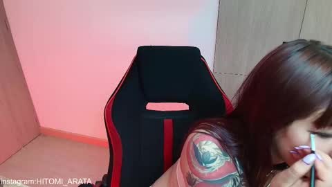 Hitomi Arata online show from March 1, 9:36 pm