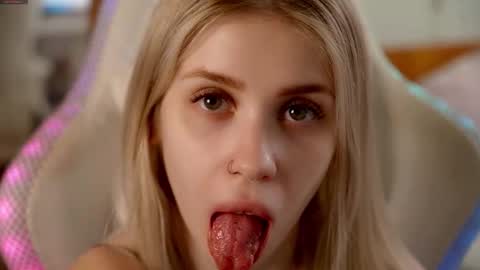 Holly online show from February 20, 5:47 pm