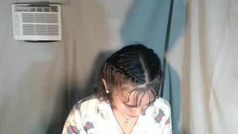 Karrie3 online show from December 2, 2:30 pm