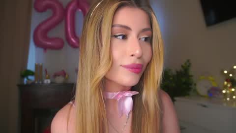 Moni Monica online show from May 27, 9:06 am