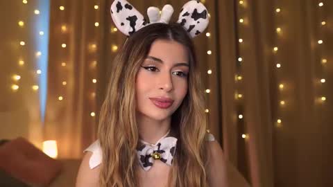 Moni Monica online show from December 14, 8:20 am