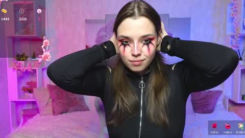 Lux online show from December 5, 5:06 pm