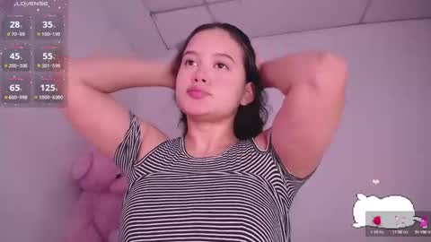 Snapshot of holly_16 chatting on February 10, 6:24 pm holly_16 online show from February 10, 6:24 pm