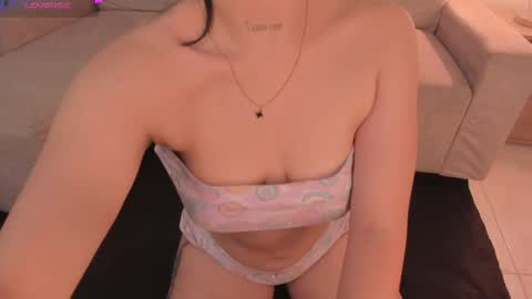 holly    online show from May 23, 12:53 am