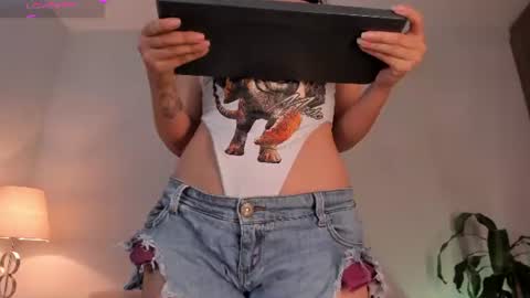 holly    online show from July 7, 2:14 am