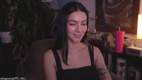 Holly Linder online show from March 8, 2:04 am