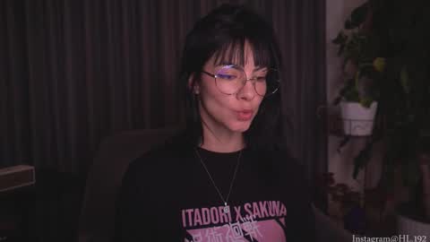 Holly Linder online show from November 12, 2:20 am