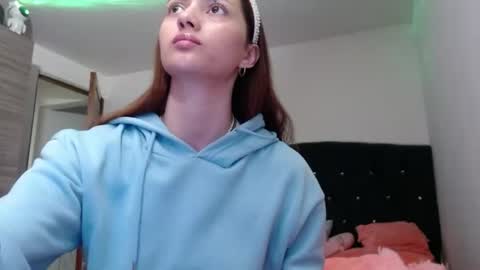 holy_julii online show from July 26, 3:36 am