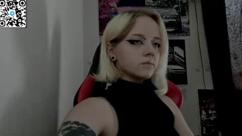 holy_mistresss online show from July 18, 10:18 am