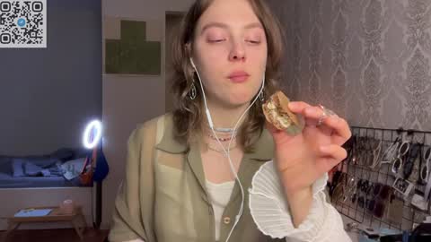 Snapshot of holydori chatting on February 8, 10:51 pm dori not holy get my tg channel with link from description under last photo online show from February 8, 10:51 pm