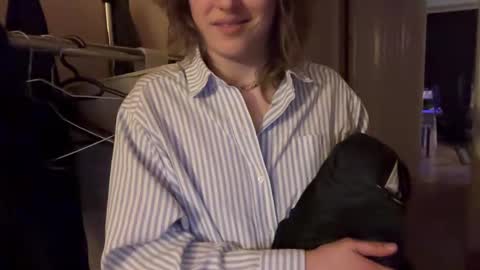 Snapshot of holydori chatting on February 22, 8:37 pm dori not holy get my tg channel with link from description under last photo online show from February 22, 8:37 pm