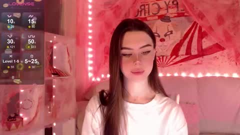 Mia online show from October 26, 4:08 am