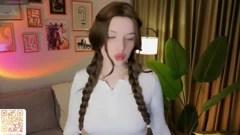 Lina online show from March 6, 1:17 pm