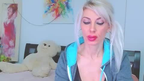 honey_lara online show from January 19, 2:30 am
