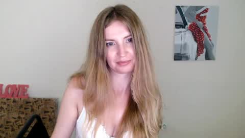 Lily online show from July 28, 12:48 pm