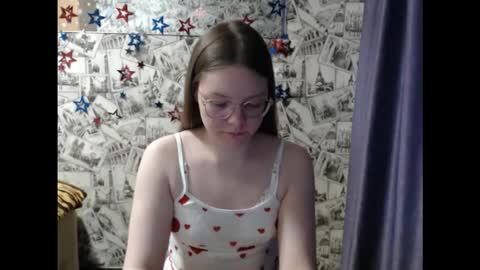 Lina online show from December 2, 9:33 am