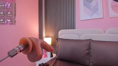 Snapshot of honey_sofii_ chatting on September 18, 11:53 am honey_sofii_ online show from September 18, 11:53 am