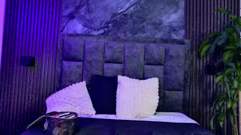 honey_sunn_ online show from October 4, 2:43 pm