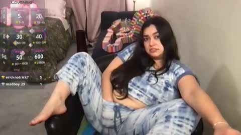 Tia online show from November 8, 6:18 am