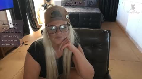 honeybuhnny online show from March 13, 12:56 am