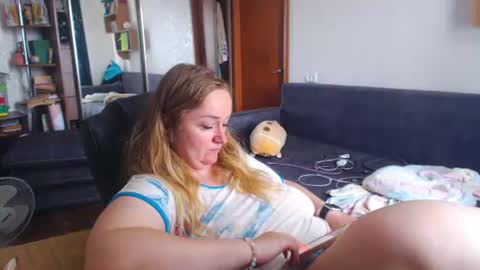 HoneydewMolly online show from July 4, 11:06 am