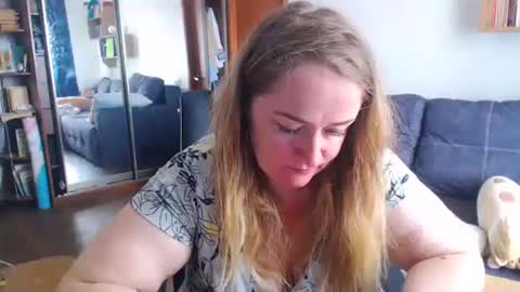 HoneydewMolly online show from May 31, 8:53 am