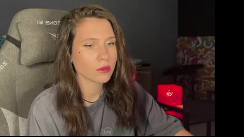 honeyed_hazze online show from June 2, 7:15 pm