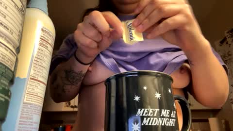 honeygirlox online show from December 4, 1:24 pm