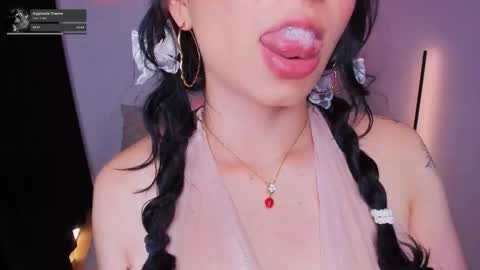 Snapshot of honeymoontea chatting on September 24, 1:59 am       online show from September 24, 1:59 am