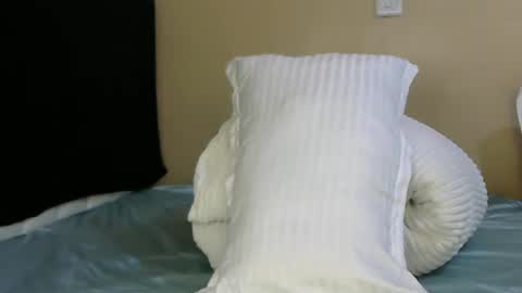 Becky online show from August 4, 6:36 pm