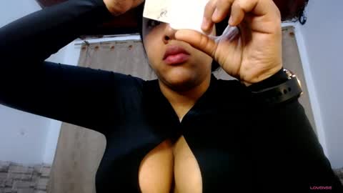 honeypussy3021 online show from July 25, 9:05 am