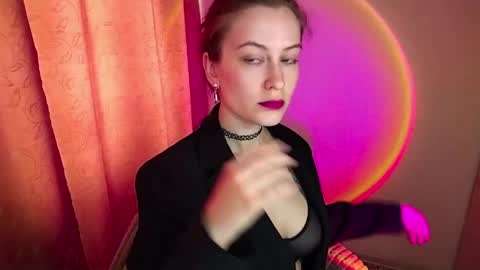 honeyy_bun online show from May 12, 7:27 am