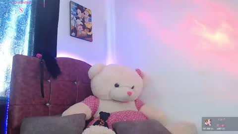 Snapshot of hoolly_jones chatting on September 12, 4:58 pm Hoollly Jones online show from September 12, 4:58 pm